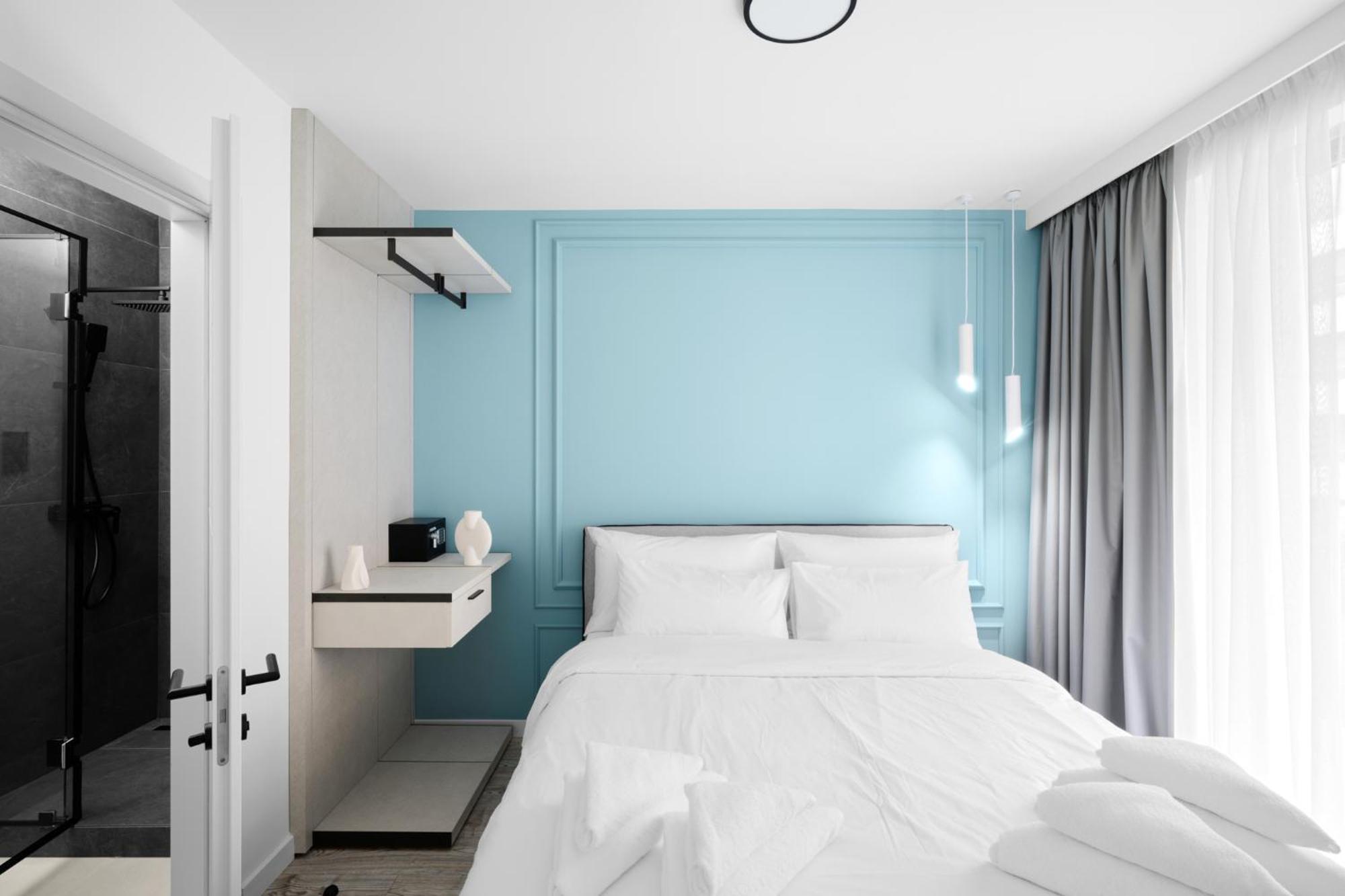 Superior One-Bedroom Apartment